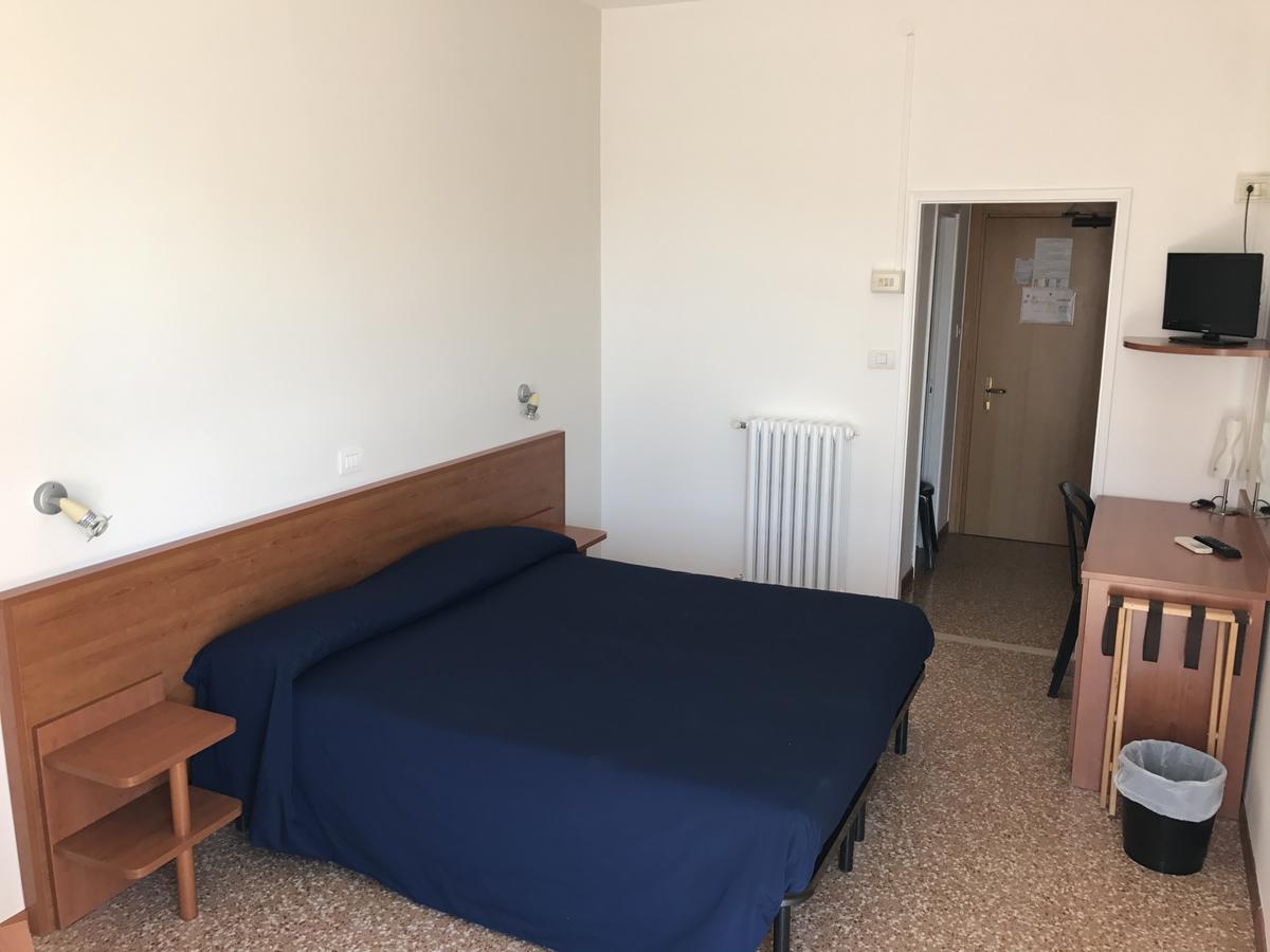Hotel Turismo Europa カザル・ボルセッティ エクステリア 写真
